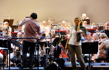FiraB! se inaugura con una noche de musical a cargo de la Simfònica y Àngels Gonyalons