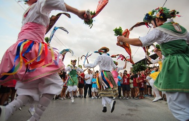 Gaizka Taro inaugura una exposición sobre las similitudes de las fiestas de Montuïri y el pueblo Yoshii, que viajará hasta Japón en octubre